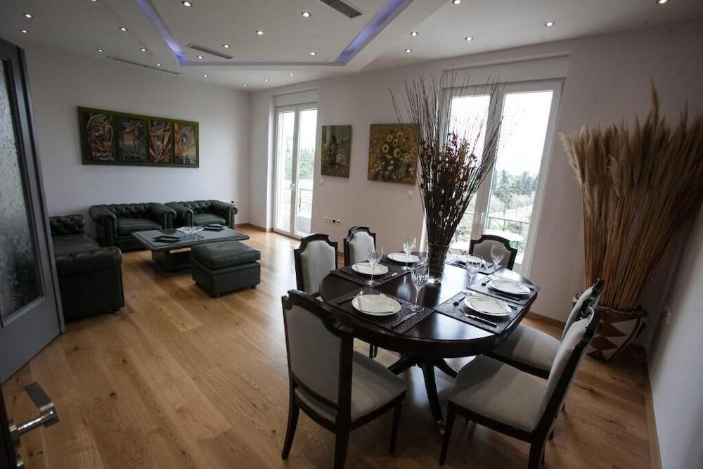 Acropolis Elegant Penthouse Deluxe Apartment