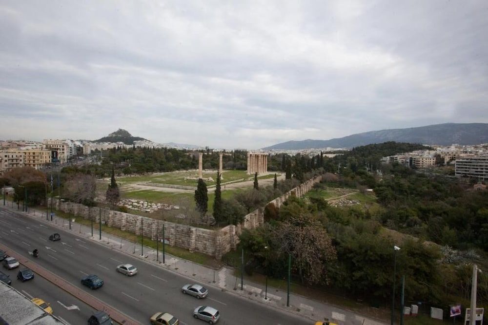 undefined Acropolis Elegant Penthouse 2