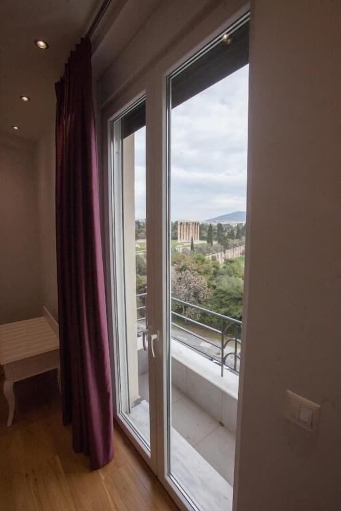 undefined Acropolis Elegant Penthouse 7