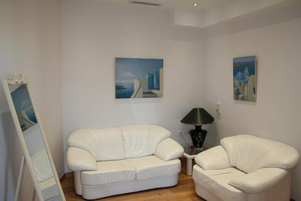 Acropolis Elegant Penthouse Deluxe Apartment 24