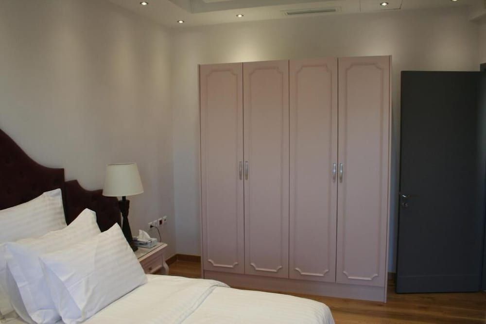 undefined Acropolis Elegant Penthouse 4