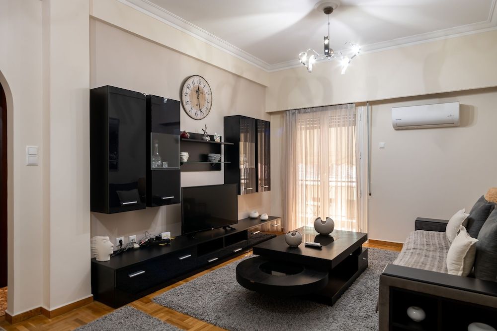 2br renovated flat close to metro City Apartment 13