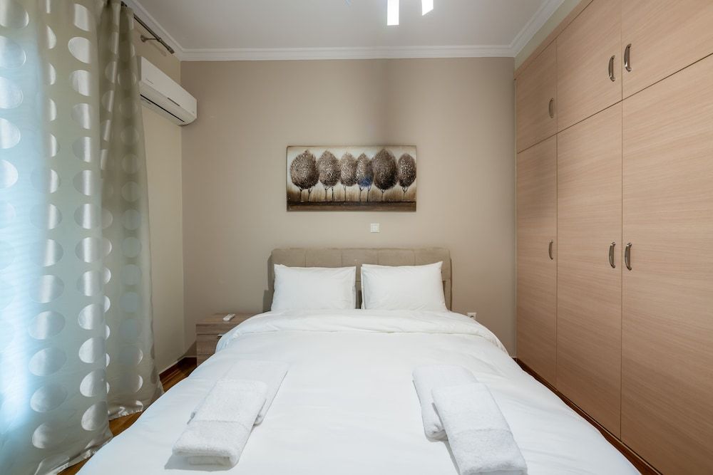 undefined 2br renovated flat close to metro 7