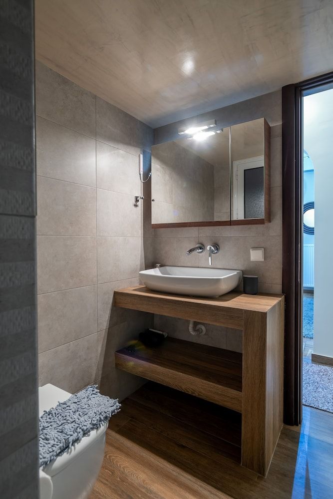 2br renovated flat close to metro City Apartment 20