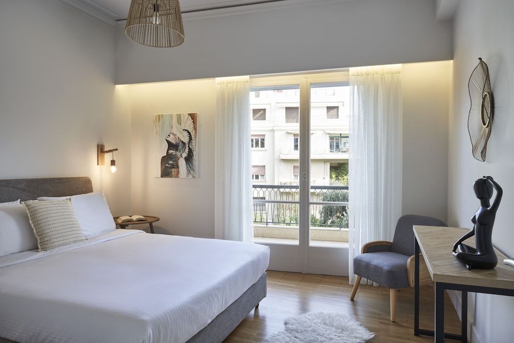 undefined Chic n Bright 3 Bd Apt with Hilton View 4