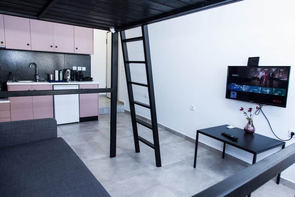 undefined Homey studio in Athens Downtown -3 3