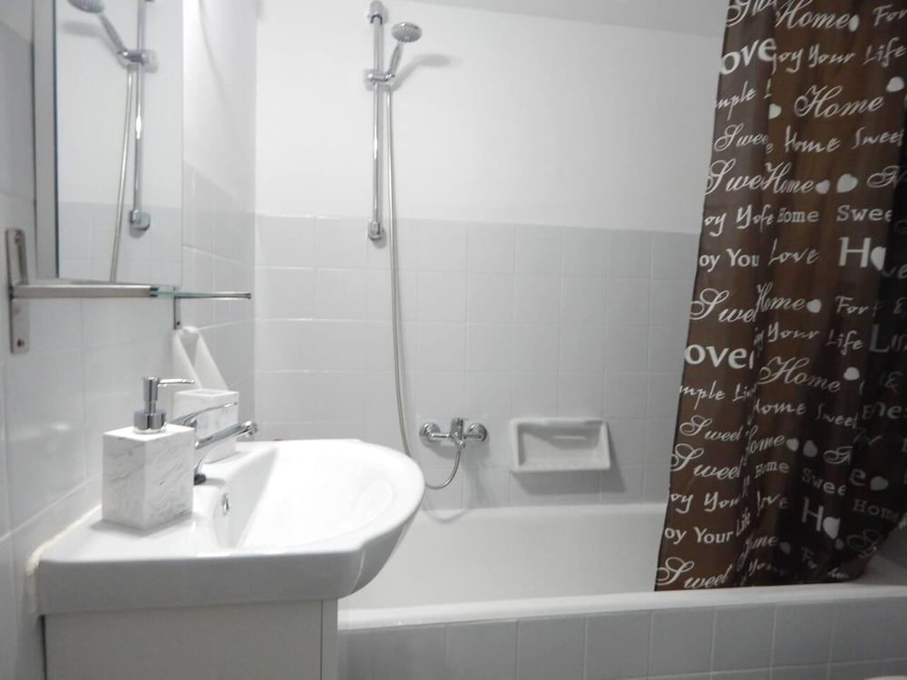 Feels Like Home 2 - One Bedroom Apartment Apartment 20