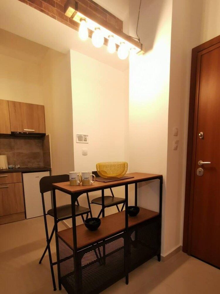 undefined Charming 1-bed Apartment Located in Athina 6