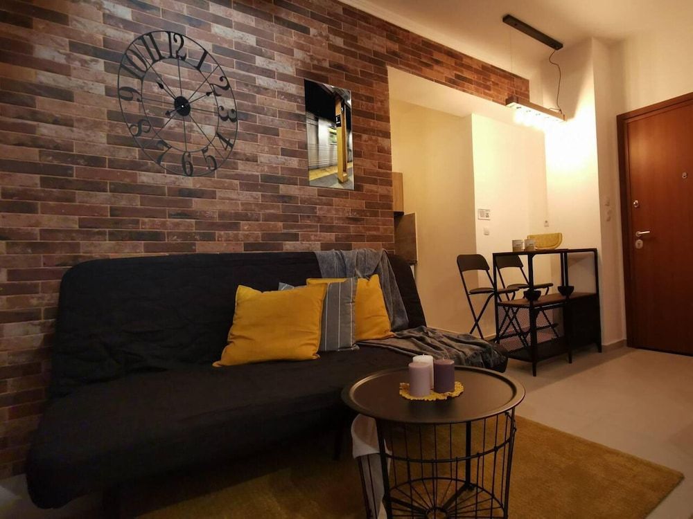 undefined Charming 1-bed Apartment Located in Athina 8