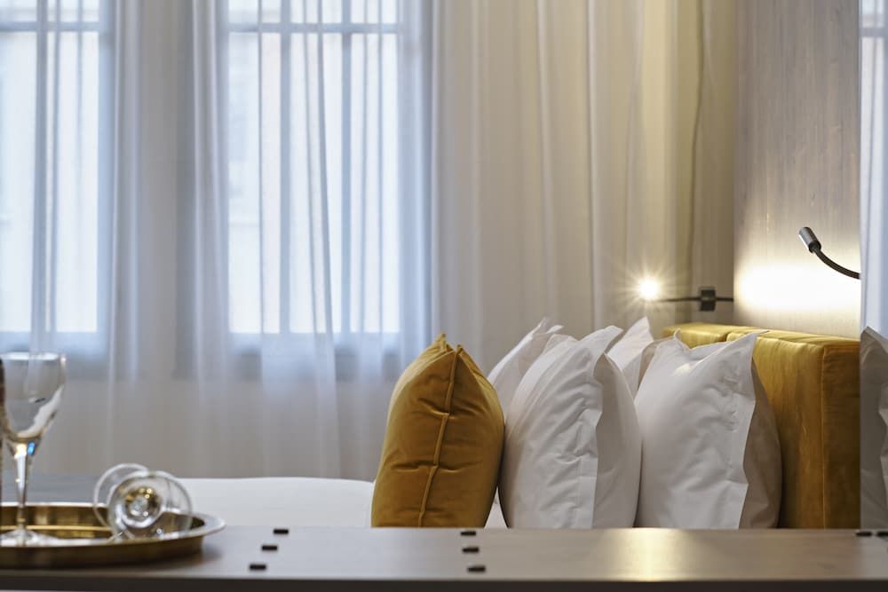 Golden Suite with indoor Jacuzzi
