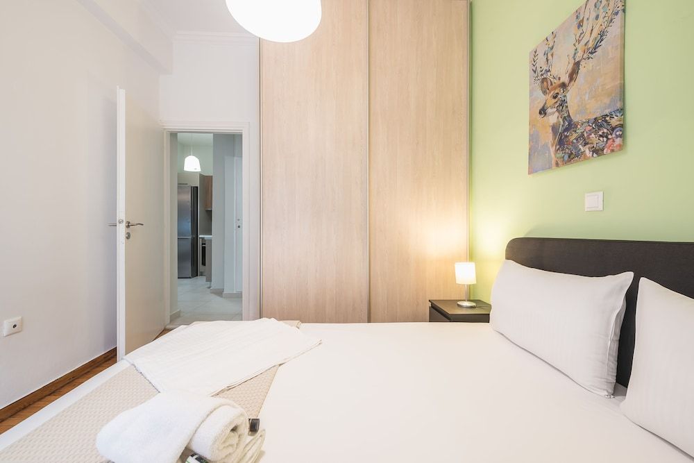 undefined Erythros Boutique Suite By Cloudkeys 10