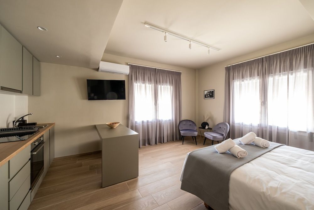 Superior Apartment, 1 Bedroom, Private Bathroom, City View