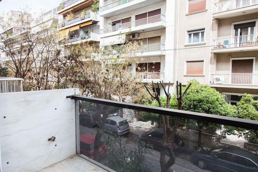 undefined Luxury Apt in central Athens 4