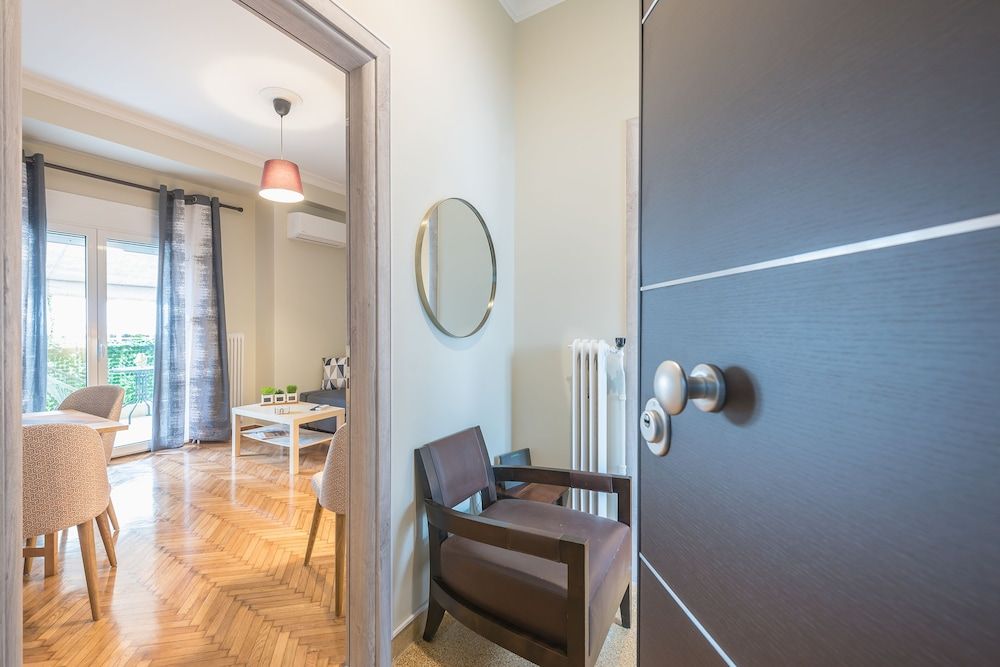 Supreme Suite with balcony by Cloudkeys City Room 21