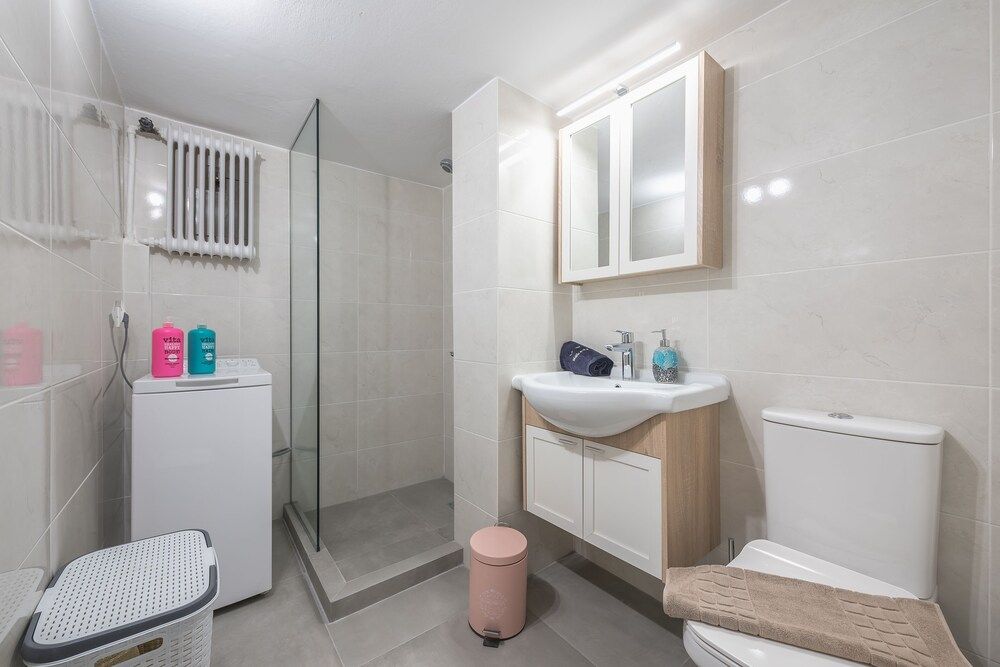 Supreme Suite with balcony by Cloudkeys City Room 12