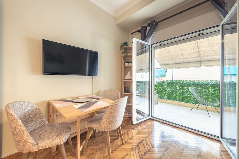 Supreme Suite with balcony by Cloudkeys City Room 23