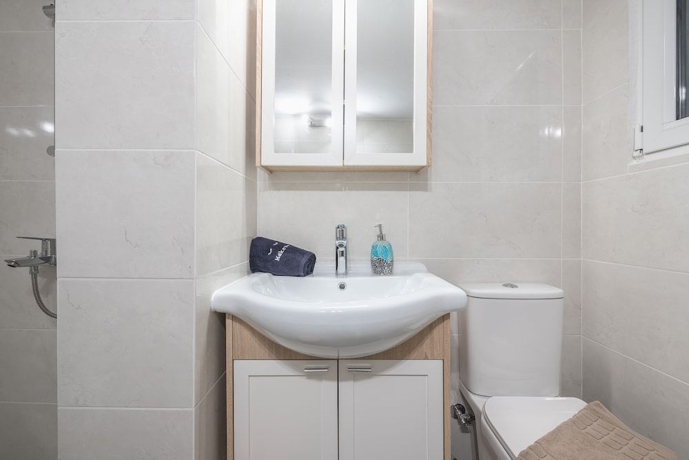 Supreme Suite with balcony by Cloudkeys City Room 14