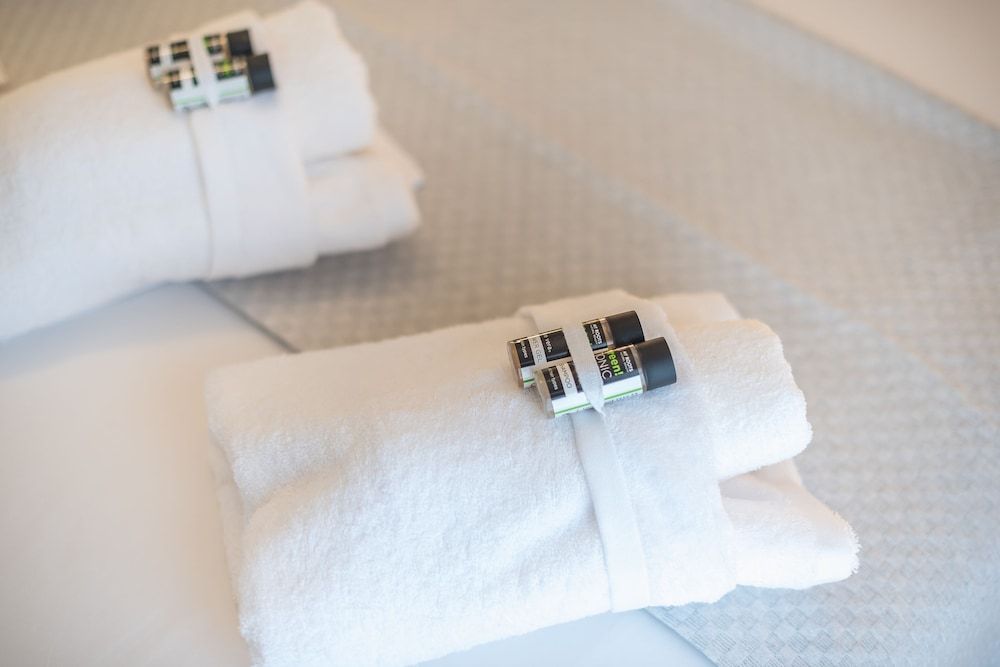 Supreme Suite with balcony by Cloudkeys City Room 17