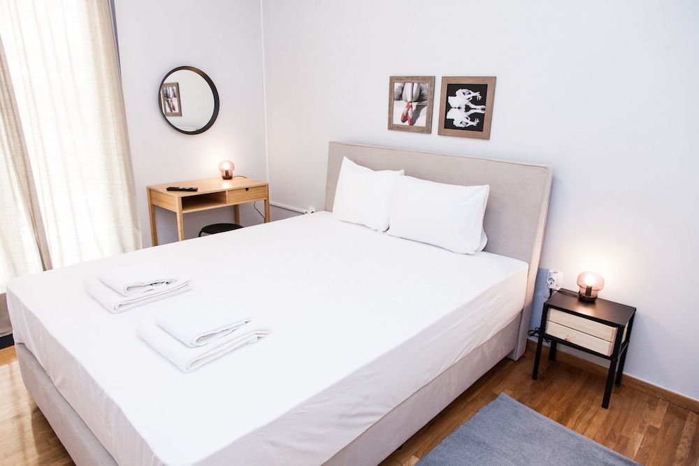 undefined Modern beauty in central area 9