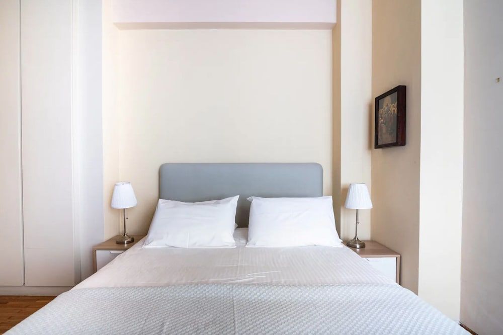 undefined Neoclassical Athenian 2-bed Apt Balcony 8