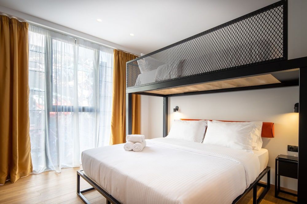 undefined Parea Athens 3