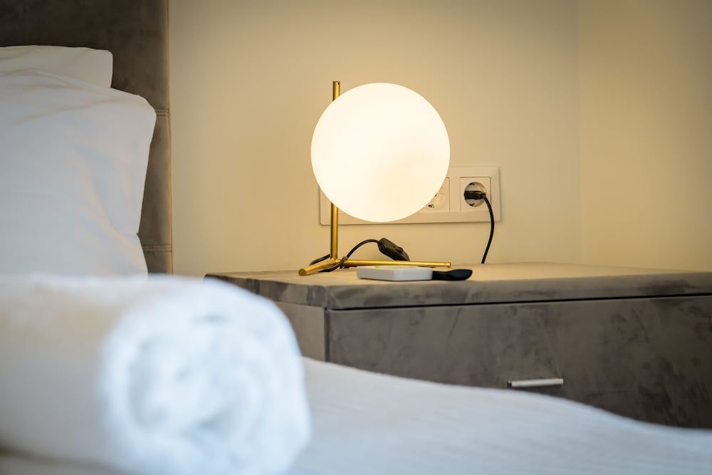 undefined Lush Emerald apt in the heart of Athens 4