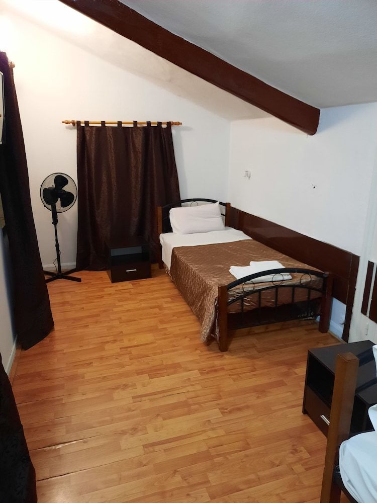 undefined Hotel Feron 8