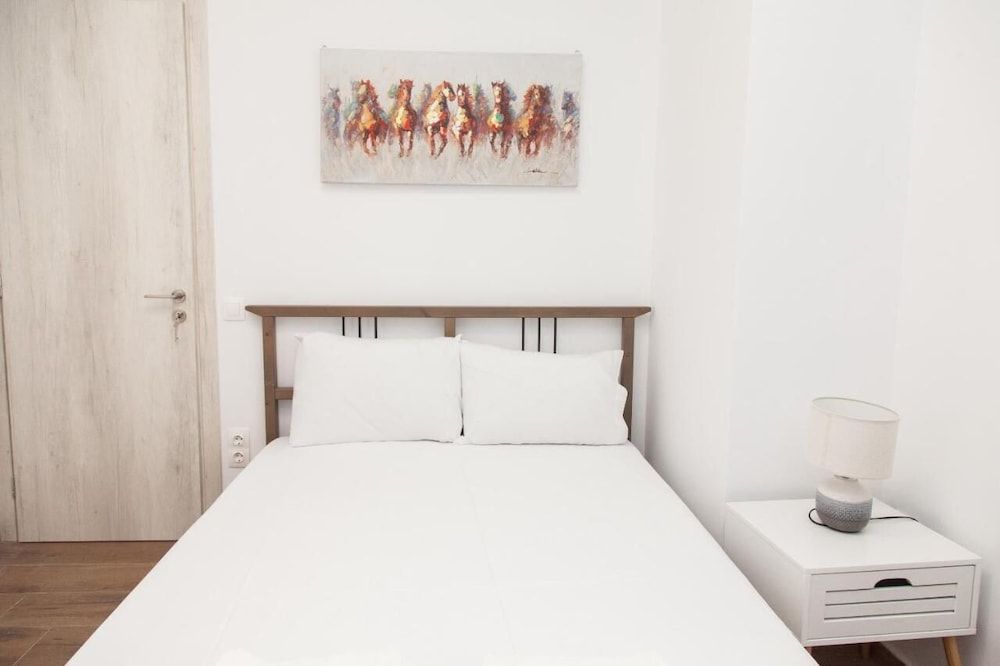 undefined Gorgeous Apartment in Athens GTD8280-02 4