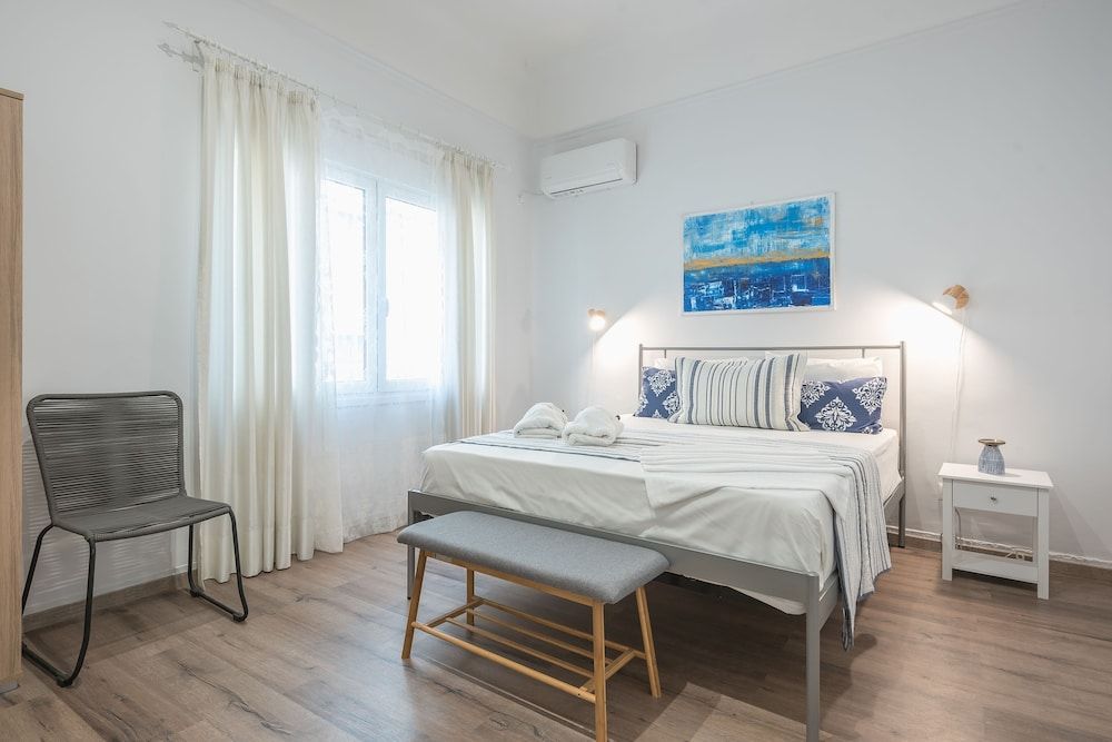 undefined Cloudkeys Spacious Family Home in Thisio 2