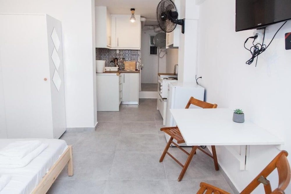 undefined Cozy studio in Athens 9