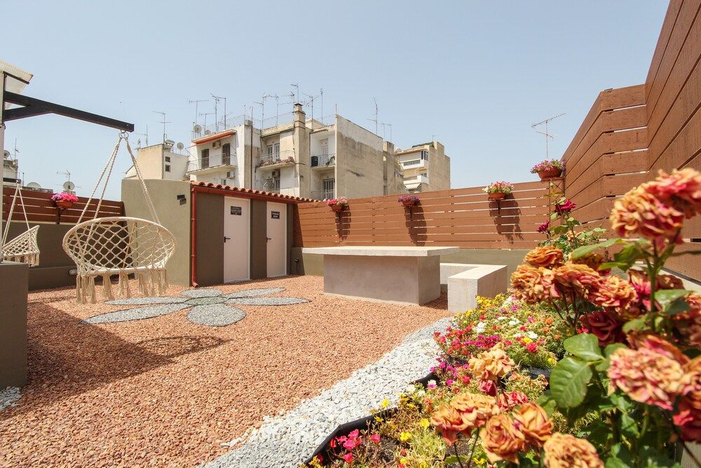 undefined Modern Apartment With Roof Terrace in Athens 7