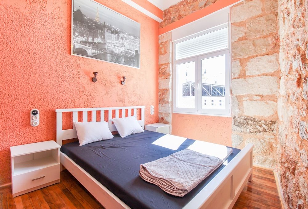 undefined Modern Apartment With Roof Terrace in Athens