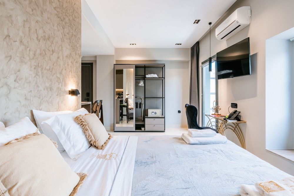 undefined Royalty Suites Psyrri 5