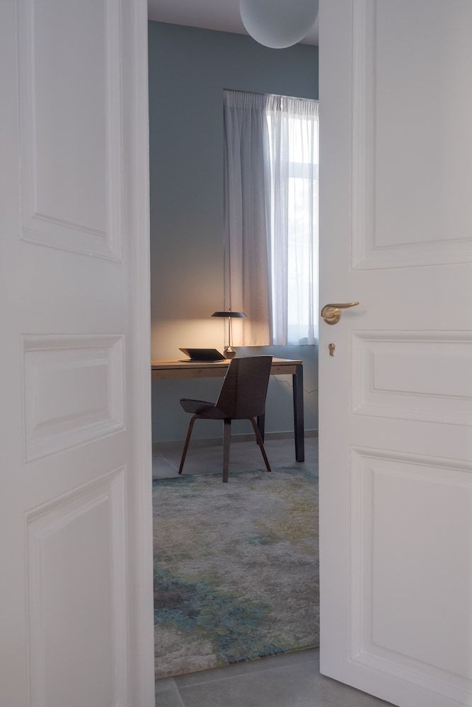 undefined Twin Circle Athens 10