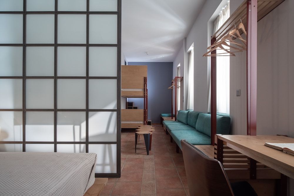 Twin Circle Athens Deluxe Quadruple Room 3