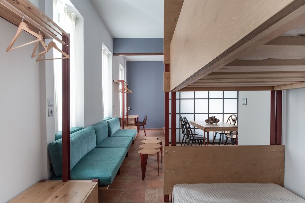 Twin Circle Athens Deluxe Quadruple Room 2