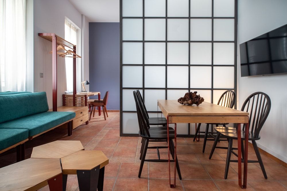 undefined Twin Circle Athens 4