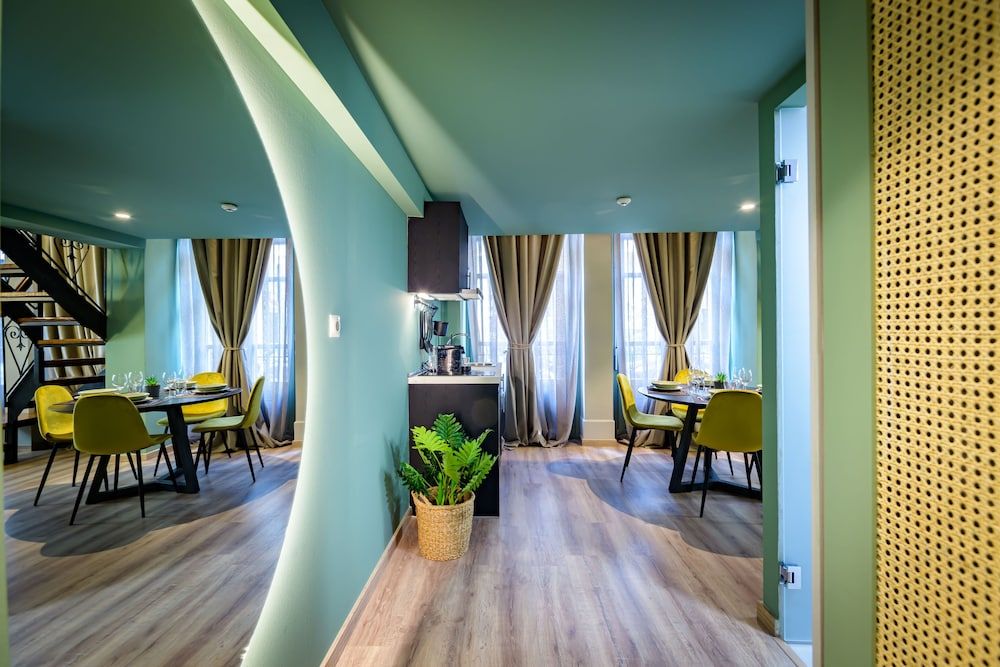 undefined Urban Tales 4