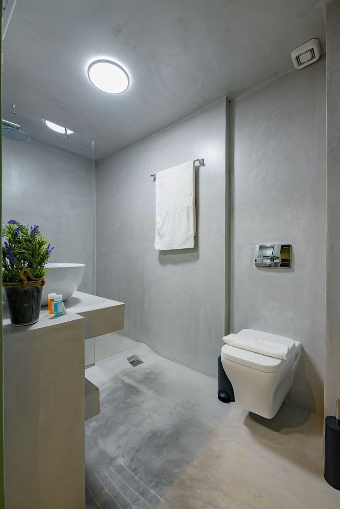 Urban Tales Deluxe Double Room 5