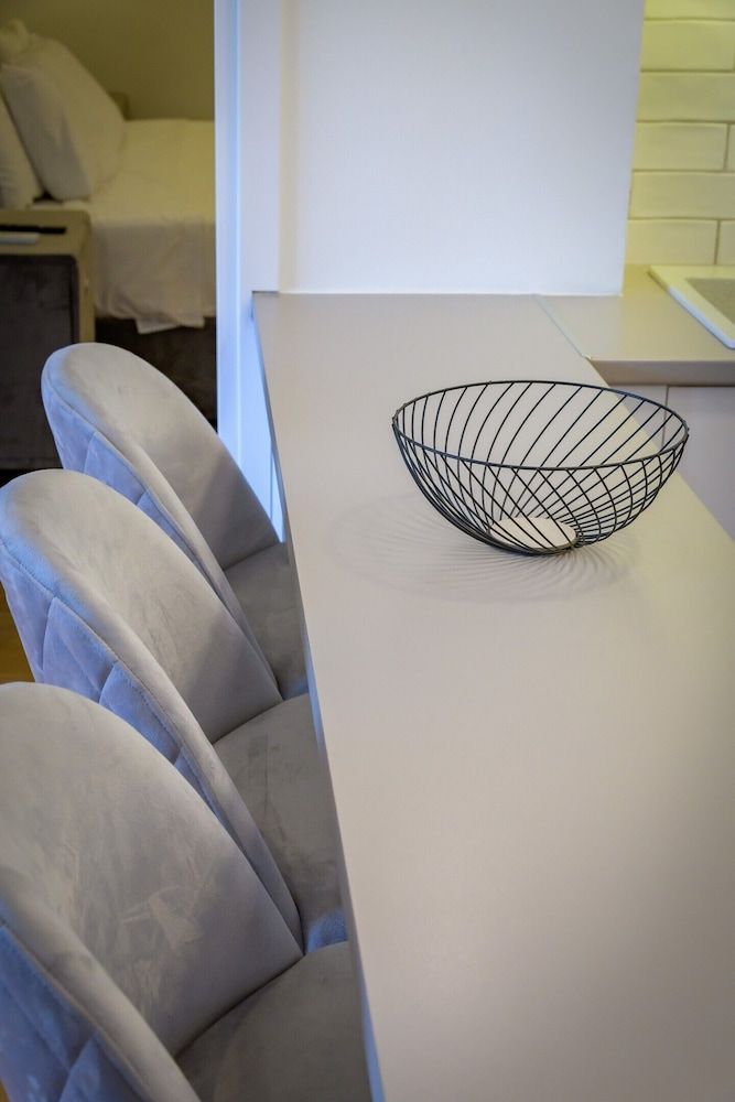 undefined Lush Sapphire apt in the heart of Athens 8