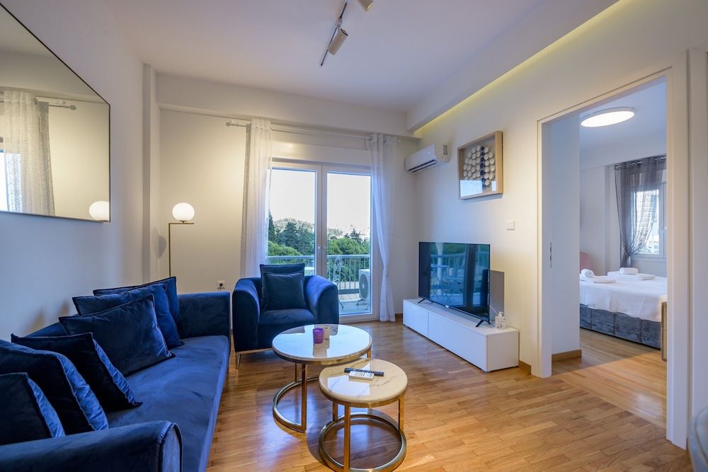 undefined Lush Sapphire apt in the heart of Athens