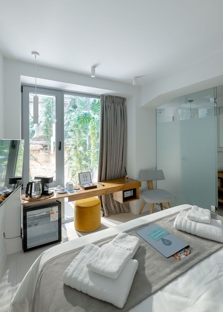 Ciel Suites Athens Standard Studio Suite, 1 Queen Bed, Mezzanine 6