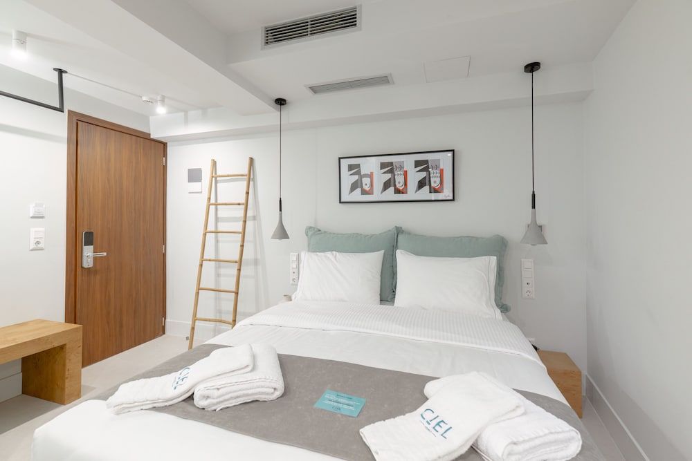 Ciel Suites Athens Standard Studio Suite, 1 Queen Bed, Mezzanine 2