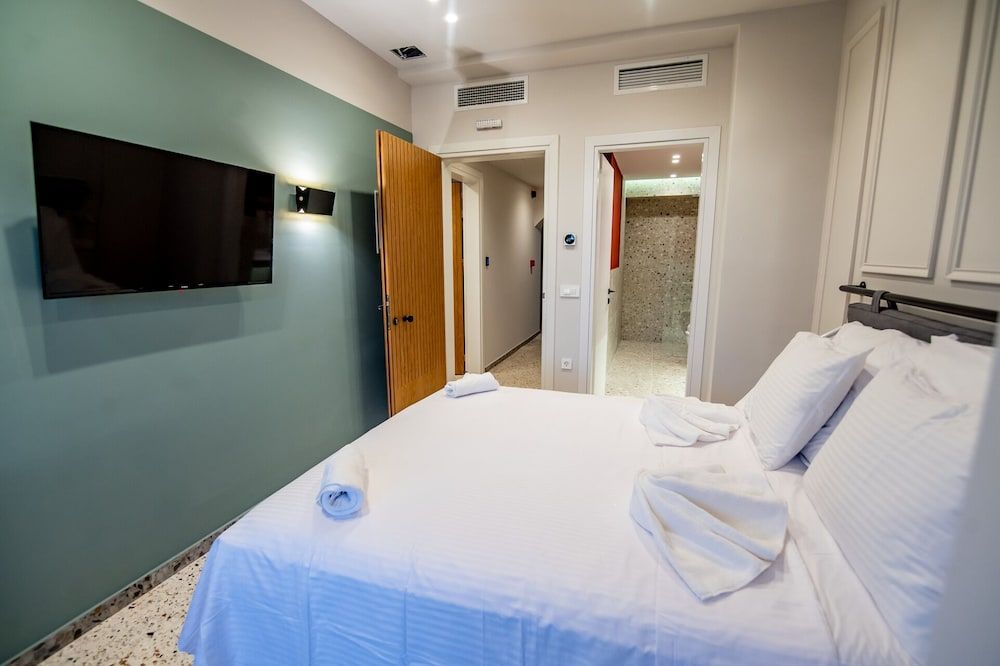 undefined Belle Athenes - Luxury Rooms at Monastiraki Railway Station 2