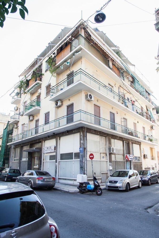 undefined Brand new apt in central Athens 3