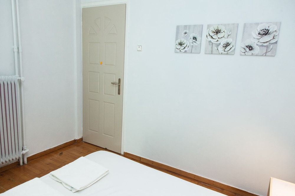 undefined Brand new apt in central Athens 9
