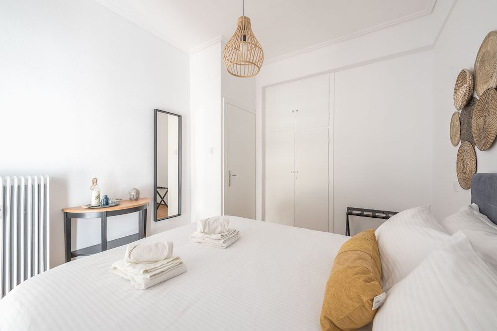 undefined Live As A Greek in Athena 5