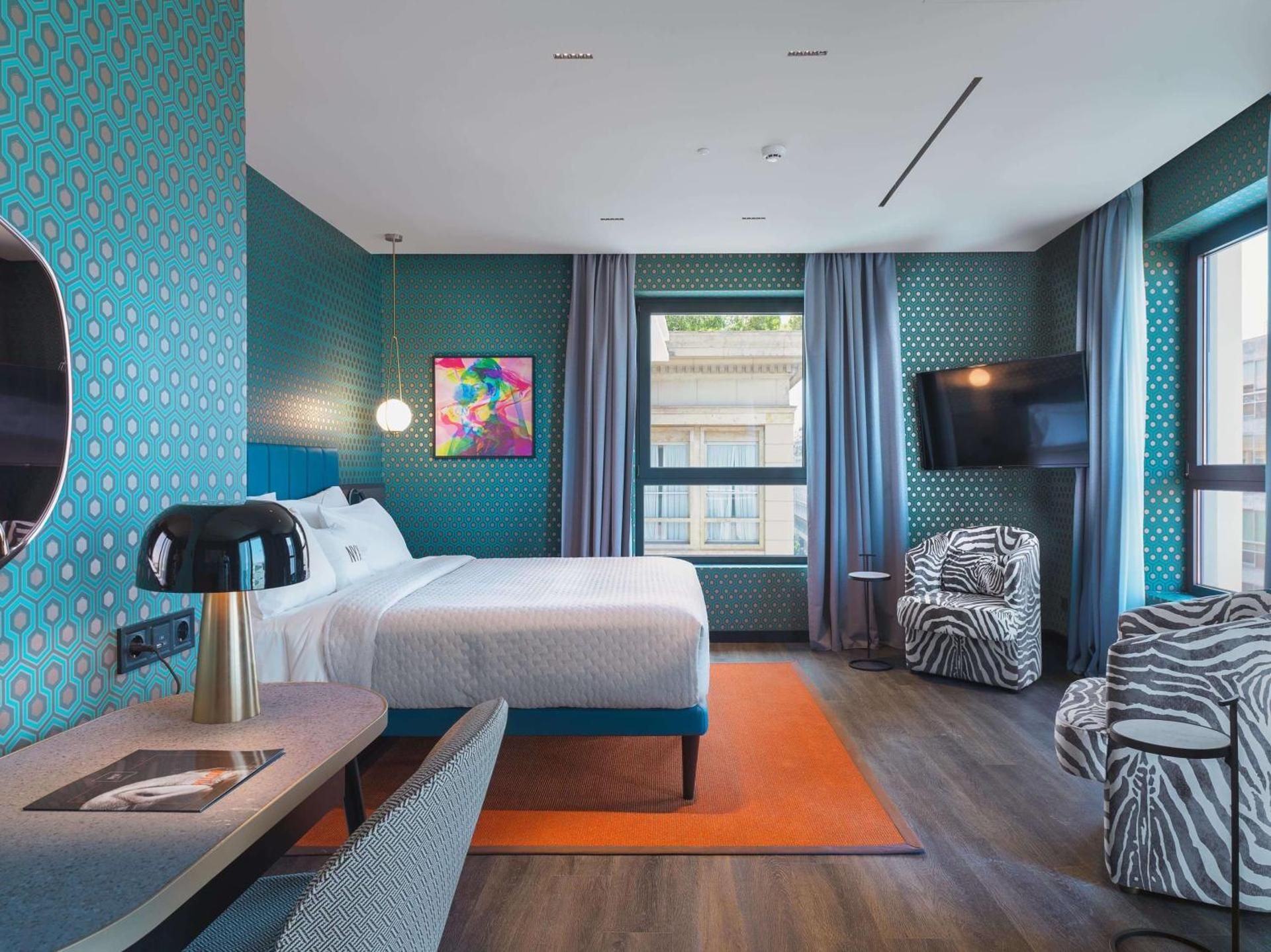 NYX Executive Suite  3 Rooms Interconnected