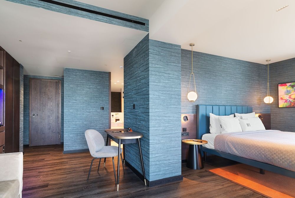 Heaven Acropolis Suite with Lounge Access