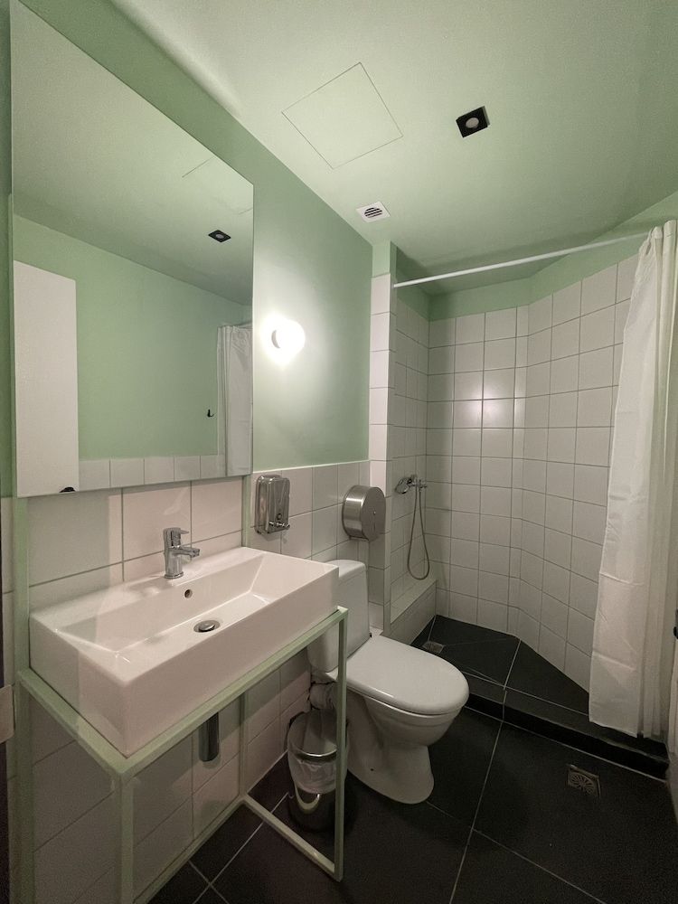 undefined Art Of Living - Hostel 8